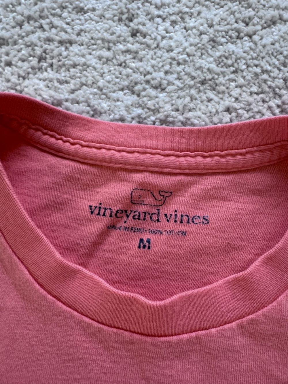 Vineyard Vines Men’s Coral Pocket Tee - Picture 4 of 5